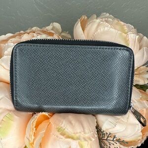 LOUIS VUITTON COMPACT WALLET W/COA